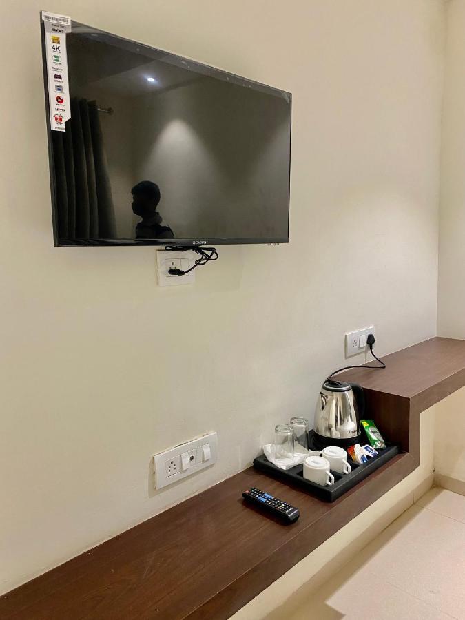 Hotel Vrindavan Palace Индаур Экстерьер фото