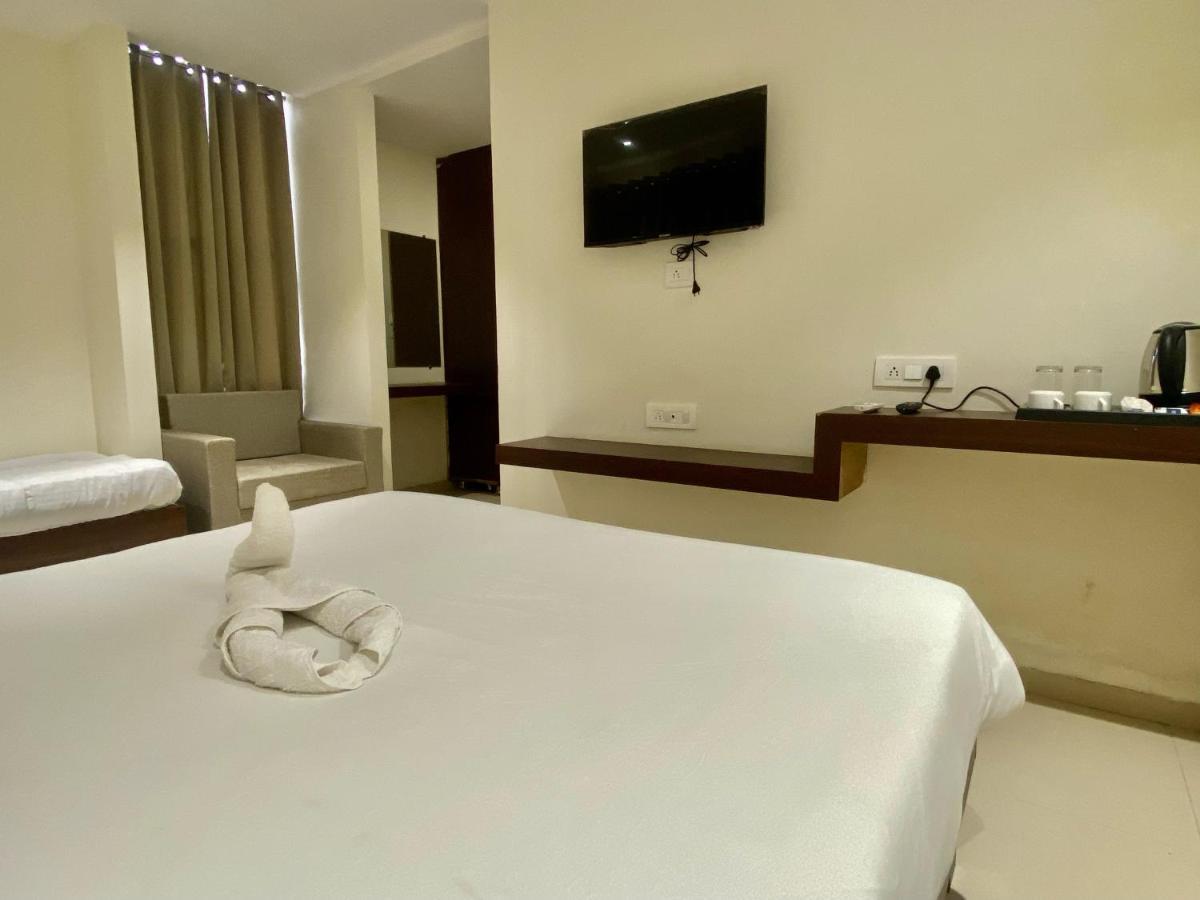 Hotel Vrindavan Palace Индаур Экстерьер фото