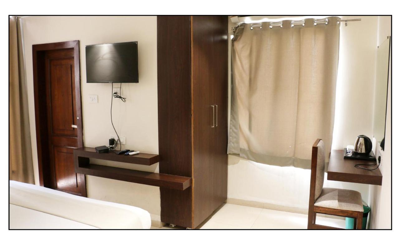 Hotel Vrindavan Palace Индаур Экстерьер фото