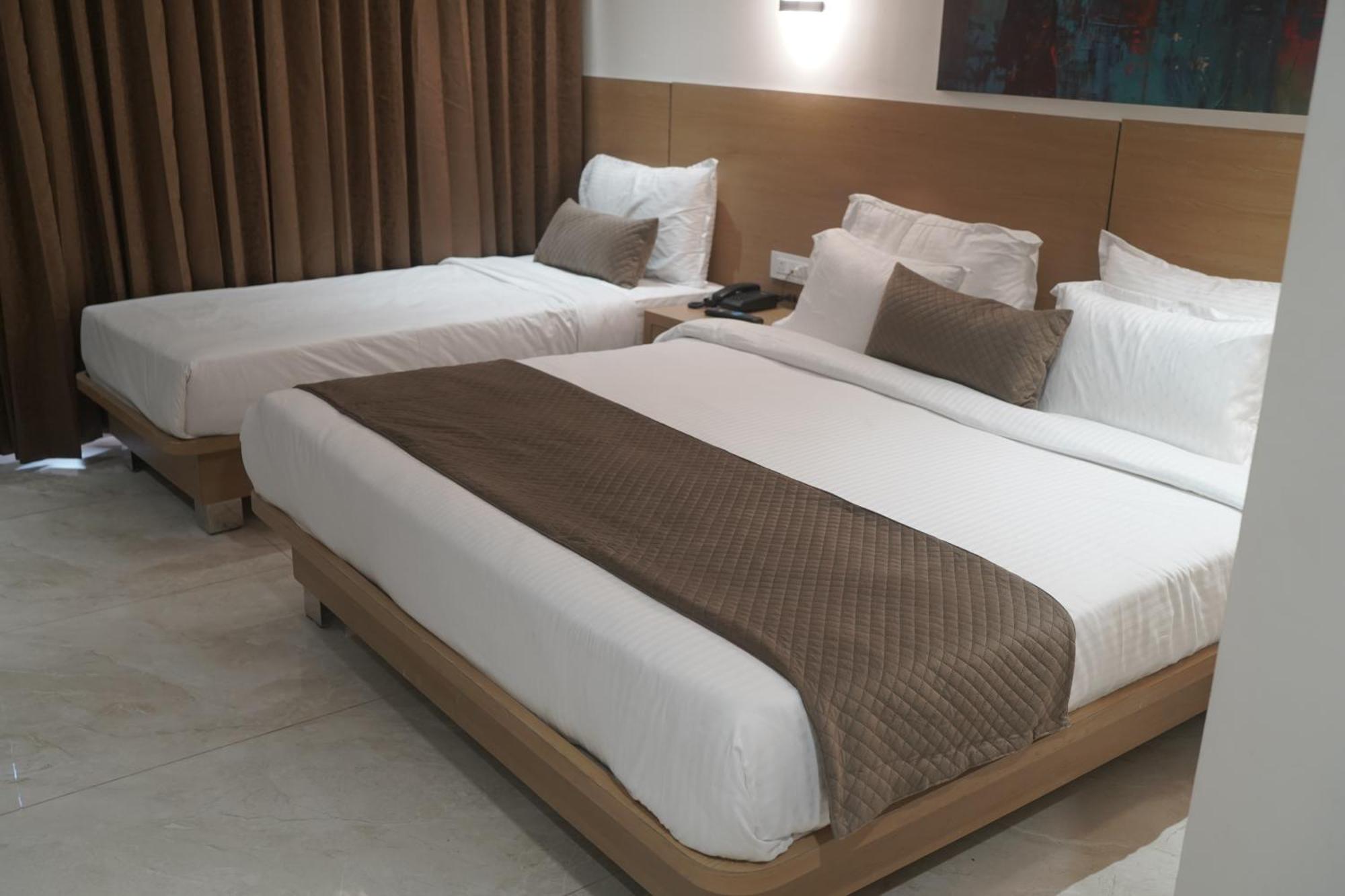 Hotel Vrindavan Palace Индаур Экстерьер фото